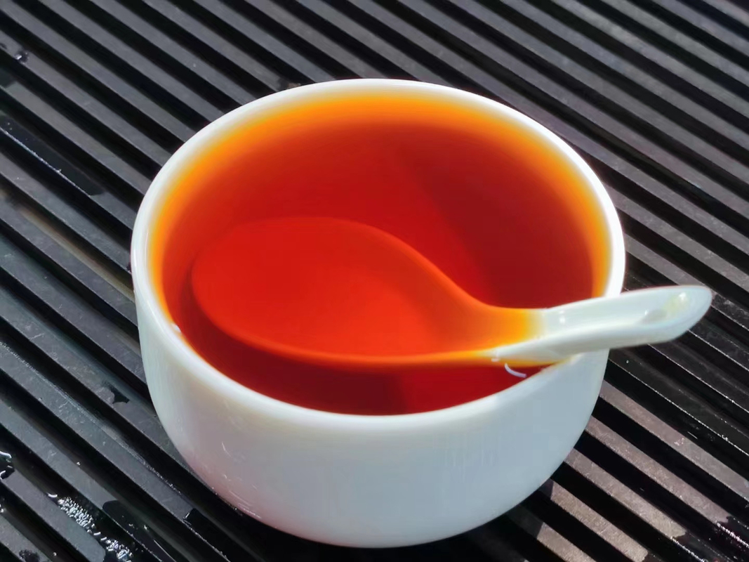Shan xiaochong zwarte thee 80g ingeblikte cadeau doos thee Wuyi shan xiaochong Lianyun thee fabriek groothandel